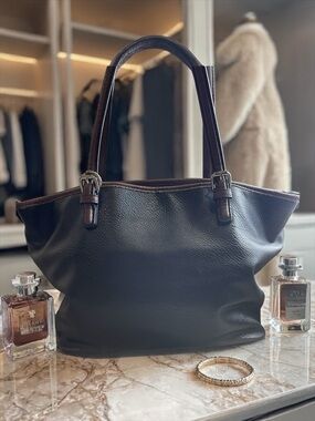 A Classy Chic Boutique By GaL Pebble Grain Leather Tote Bag